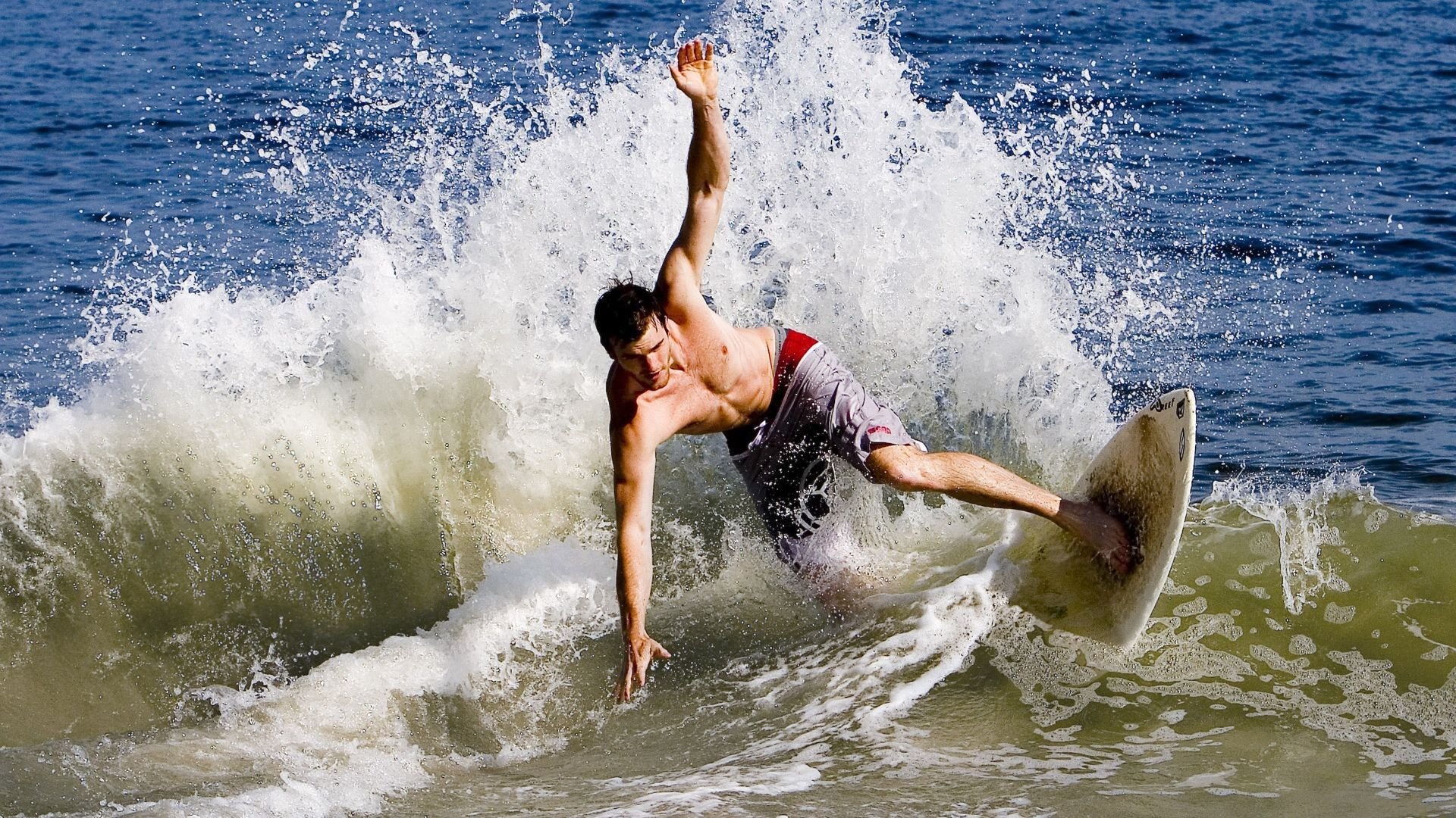 开云体育APP下载-萨卡一箭定江山，当少年英雄在嘘声中写下史诗