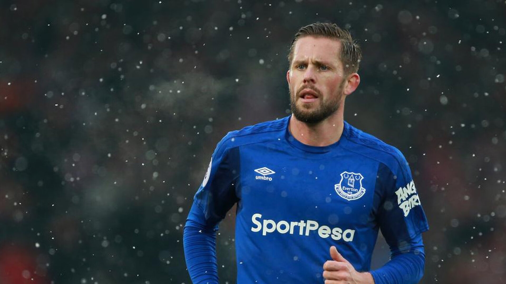 西甲国家德比之夜，当福克斯扛起全队，足球在废墟上重生