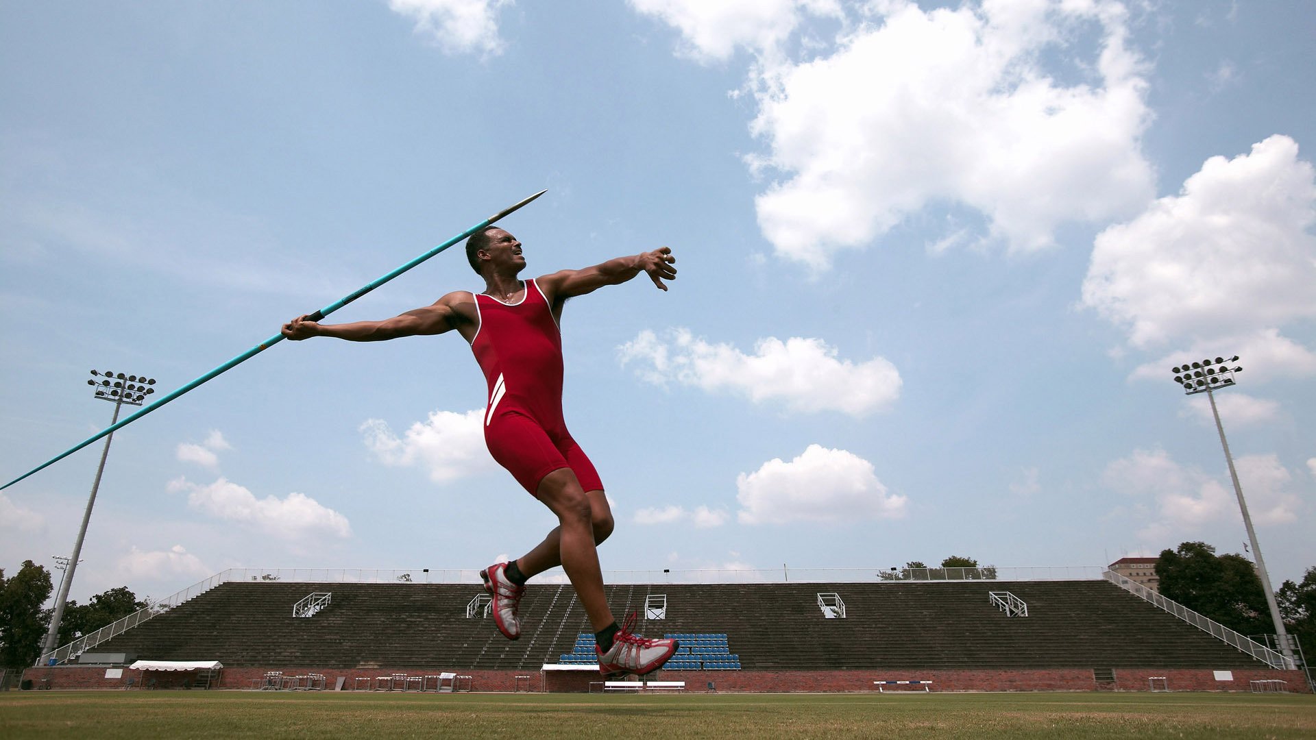 霍勒迪爆发撕裂防线，公牛末节觉醒带走广东队