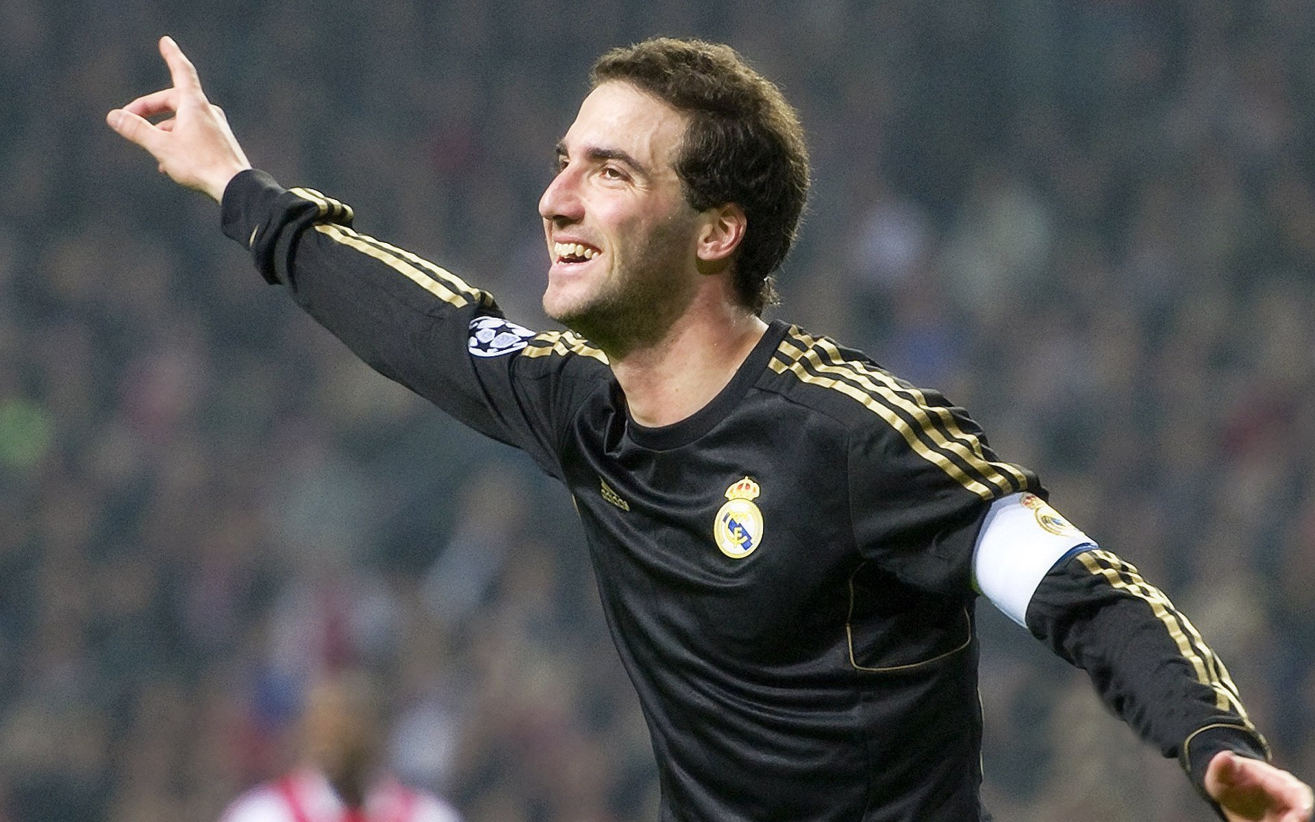 格纳布里之夜，当篮球场响起足球的狂想曲